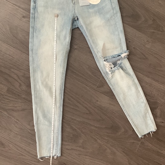 100% brand new. jeans in size 24 - Picture 3 of 6